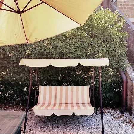 - Vt A Due Passi Dal Capodimonte