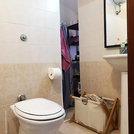 - Vt A Due Passi Dal * Capodimonte